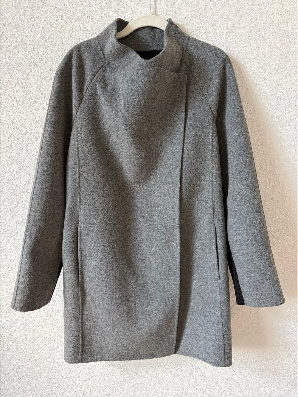 Vince Sweater Back Coat Gray Black Size Medium Wool Luxury Neutral Minimalist